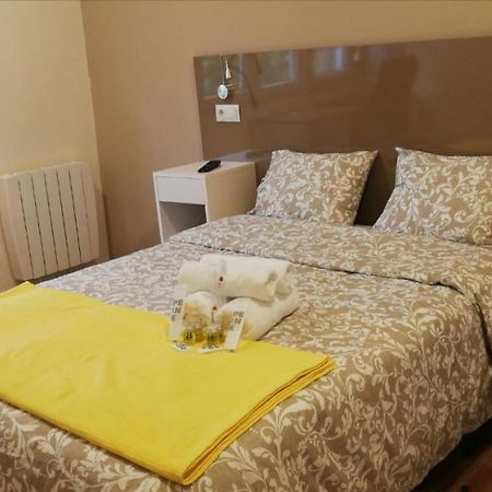 Bed and Breakfast Residencia Compostela 2 Сантьяго-де-Компостела Экстерьер фото
