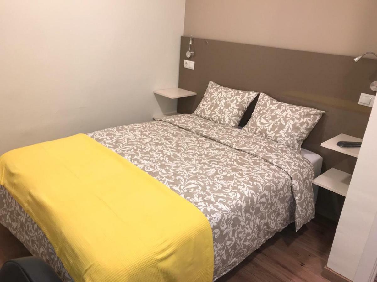 Bed and Breakfast Residencia Compostela 2 Сантьяго-де-Компостела Экстерьер фото