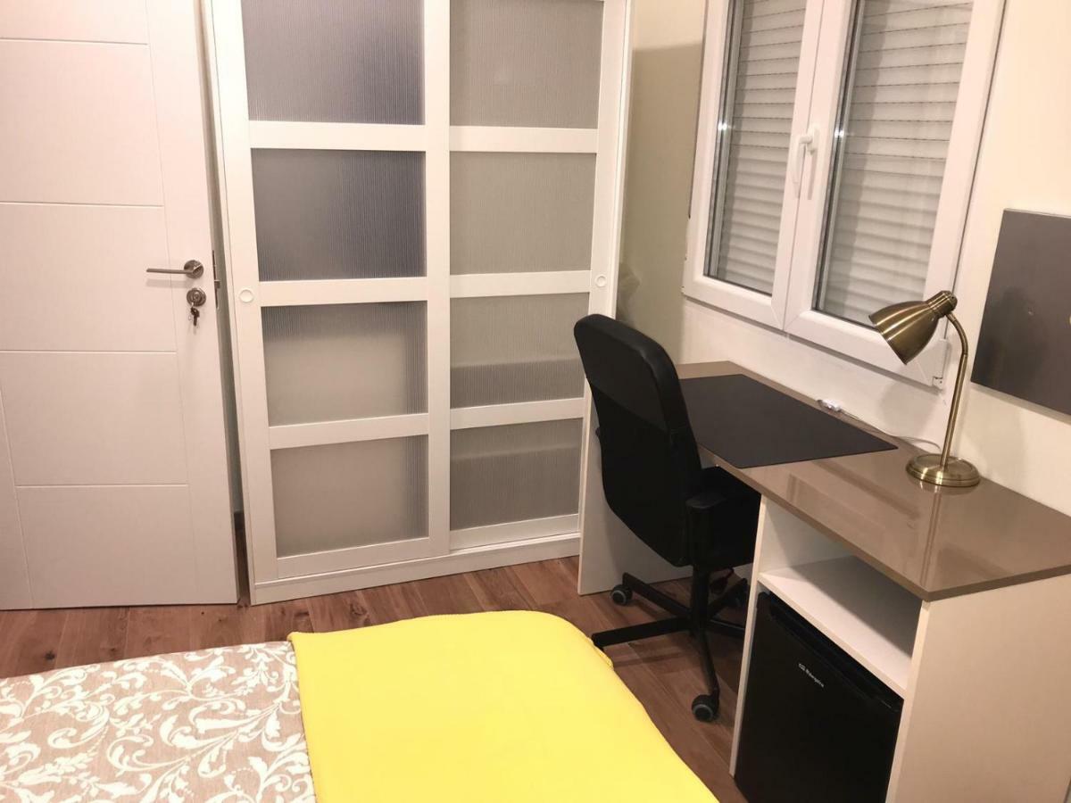 Bed and Breakfast Residencia Compostela 2 Сантьяго-де-Компостела Экстерьер фото